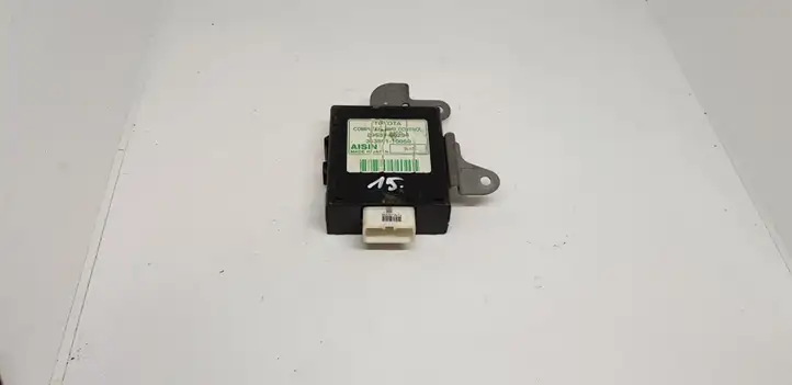 Toyota Land Cruiser (J120) (2002 - 2009) 8953060290 Прочие блоки управления — фото 2