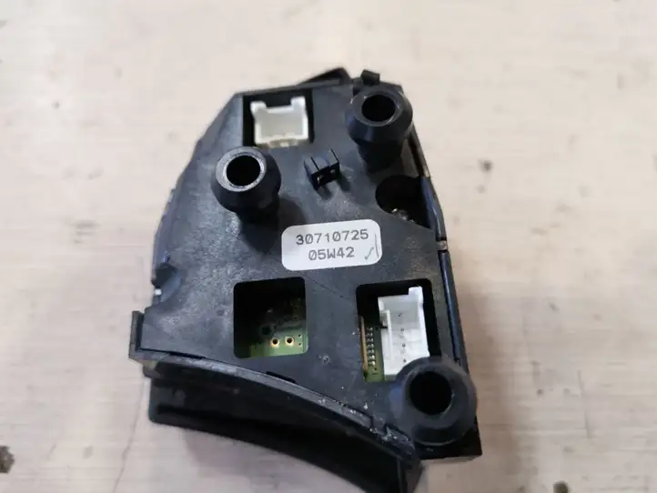 Volvo S40 (2004 - 2007) 30710725 Кнопки на рулевом колесе — фото 2