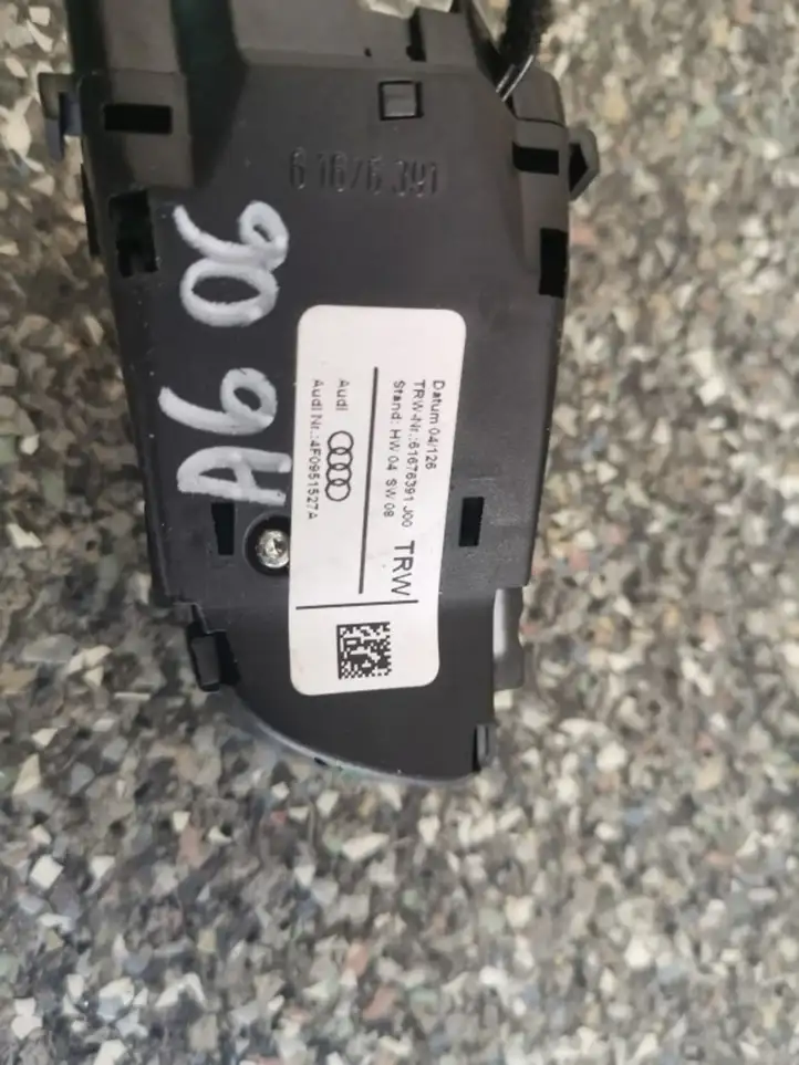 Audi A6 S6 C6 4F (2004 - 2008) 4F0951527A Кнопки на рулевом колесе — фото 2