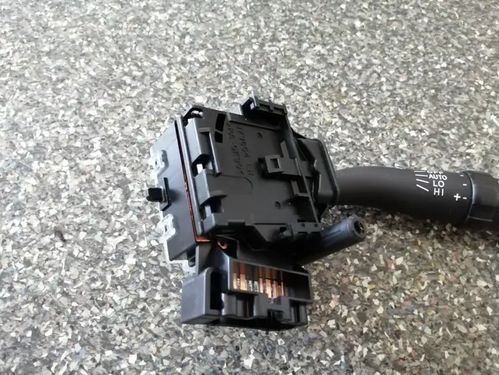 Toyota Avensis T250 (2006 - 2009) 8465205170 Переключатель стеклоочистителей — фото 5