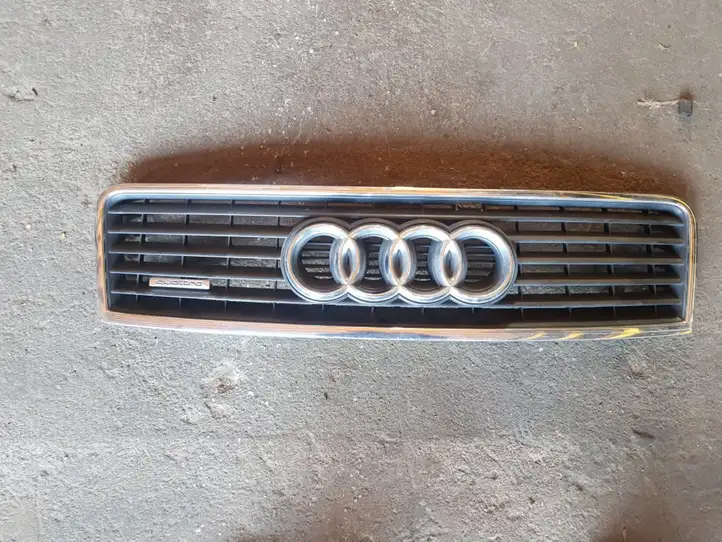 Audi A6 S6 C5 4B (2001 - 2004) 4B0853651F Верхняя решетка радиатора — фото 1