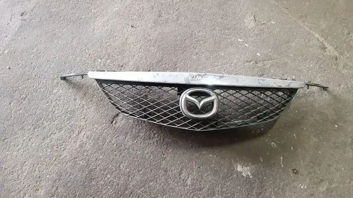 Mazda Premacy (1999 - 2005) Верхняя решетка радиатора — фото 1