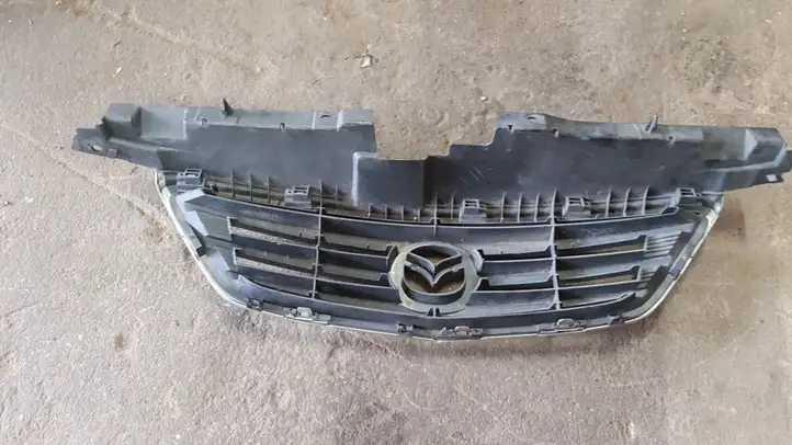 Mazda MPV (1999 - 2006) Верхняя решетка радиатора — фото 3