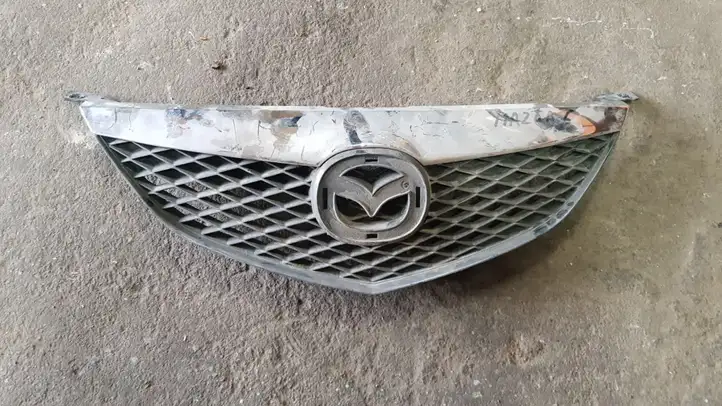 Mazda 6 (2002 - 2005) Верхняя решетка радиатора — фото 1