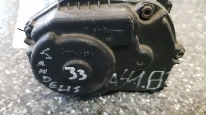 Audi A4 S4 B5 8D (1999 - 2001) 058133063M Дроссельная заслонка — фото 1