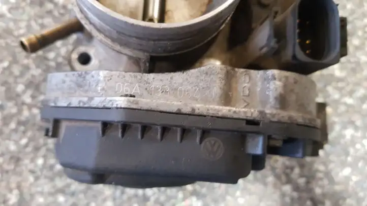 Audi A3/S3 8L (2000 - 2003) 06A133064J Дроссельная заслонка — фото 3