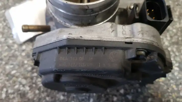 Audi A3/S3 8L (2000 - 2003) 06A133064M Дроссельная заслонка — фото 3