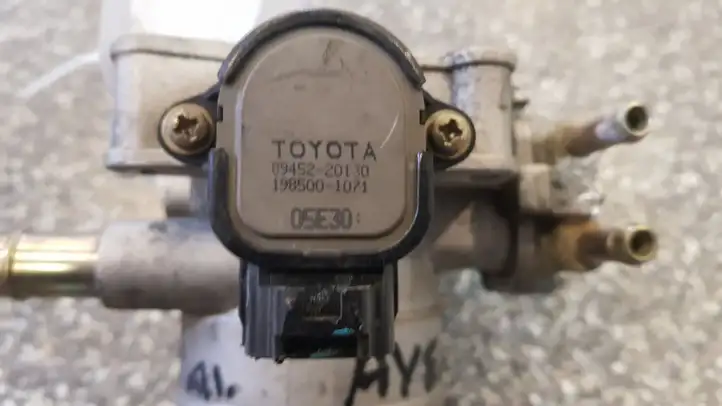 Toyota Avensis T220 (2000 - 2003) 8945220130 Дроссельная заслонка — фото 3