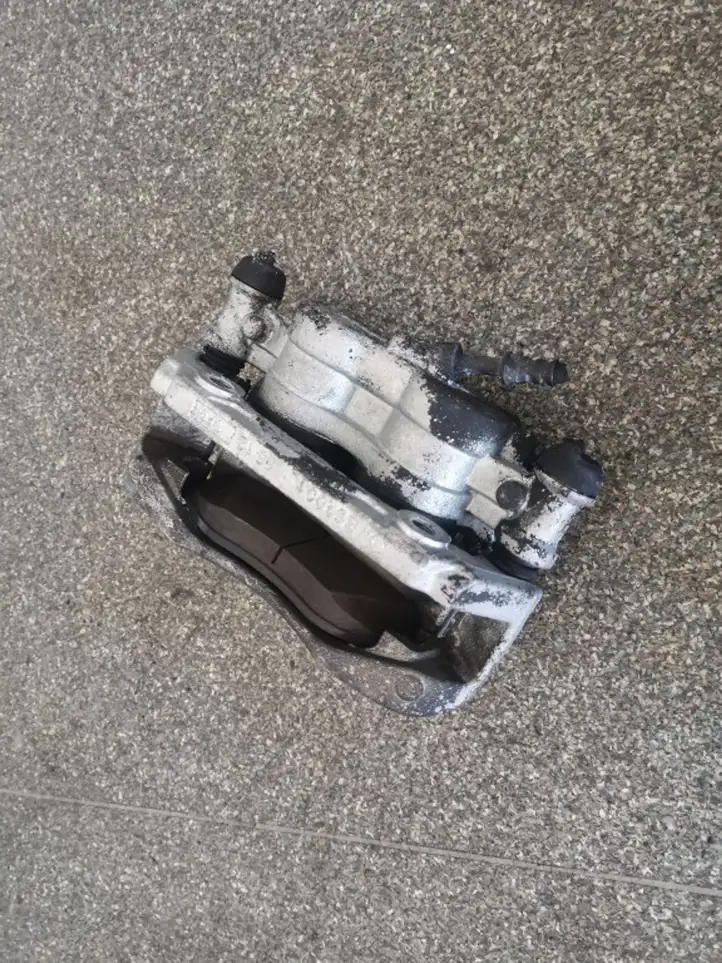 Mercedes-Benz Vito W447 (2014 - ) Тормозной суппорт передний — фото 2