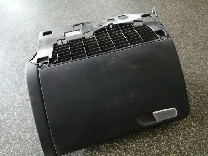 Audi A4 S4 B8 8K (2007 - 2011) 8K1857035 Вещевой ящик — фото 1