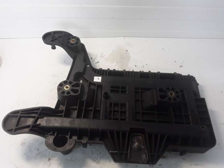 Volkswagen Golf VI (2009 - 2013)  1K0915333 Крышка ящика аккумулятора