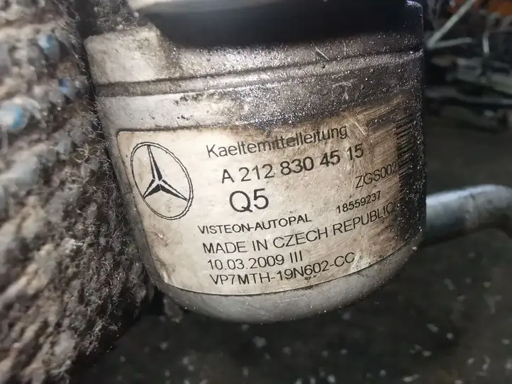 Mercedes-Benz E W212 (2009 - 2016) A2128304515 Трубки и шланги кондиционера — фото 3