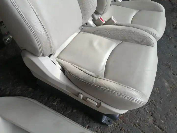 Mitsubishi Outlander (2007 - 2012) Комплект салона — фото 4