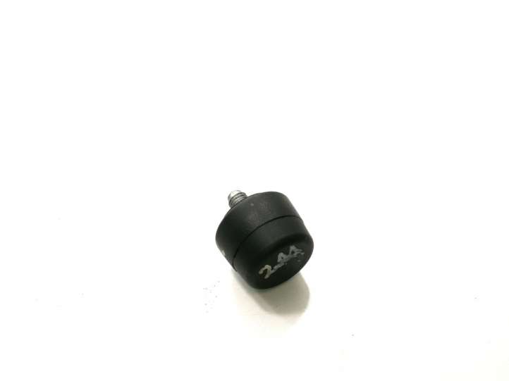 Audi A5 (2007 - 2011)  8P3827261  Отбойник задней крышки 