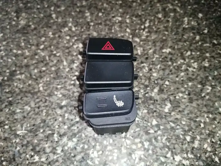 Volkswagen Up (2011 - ) 1S0927140J Включатель аварийных фонарей — фото 1