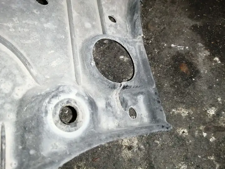 Lexus GS 300 350 430 450h (2004 - 2007) 5144230150 Защита коробки передач — фото 4