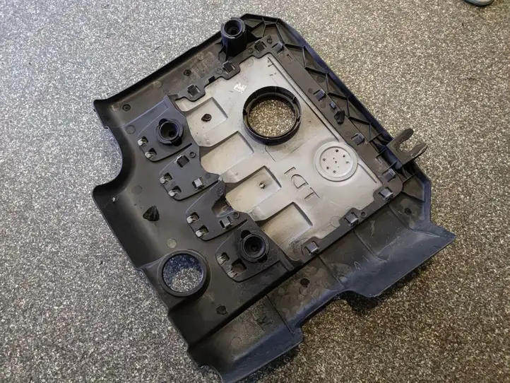 Volkswagen Golf V (2003 - 2009) 03G103925BP Крышка двигателя декоративная — фото 3