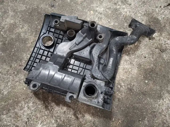 Volkswagen Golf V (2003 - 2009) 03C129607K Крышка двигателя декоративная — фото 3