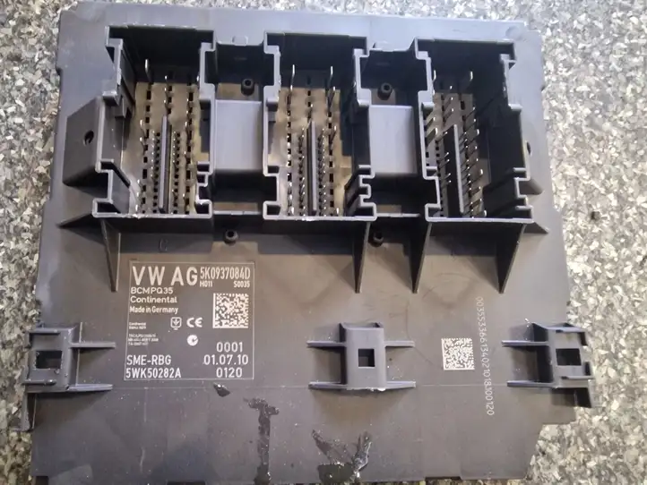 Volkswagen Tiguan (2007 - 2011) 5K0937084D Модуль комфорта — фото 2