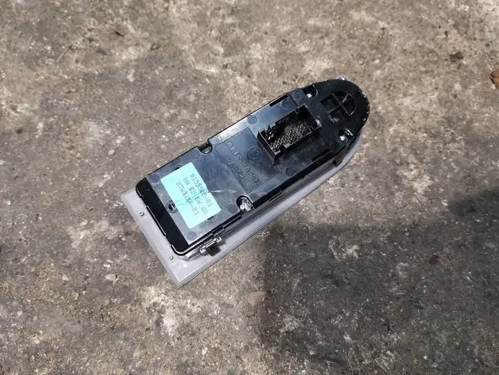 BMW 3 E90 E91 (2005 - 2012) 9155505 Кнопка стеклоподъемников — фото 2