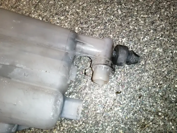 Audi A4 S4 B8 8K (2011 - 2015) 8K0121403Q Расширительный бачок — фото 4