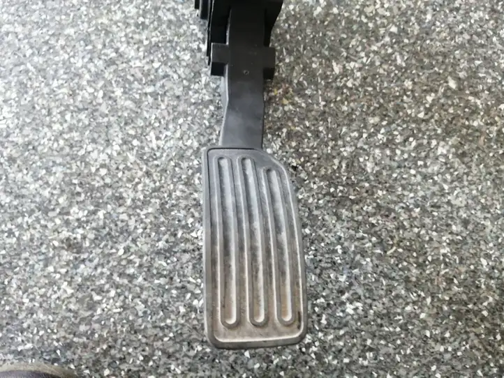 Nissan Leaf I (ZE0) (2010 - 2017) 180023RA0B Педаль акселератора — фото 2