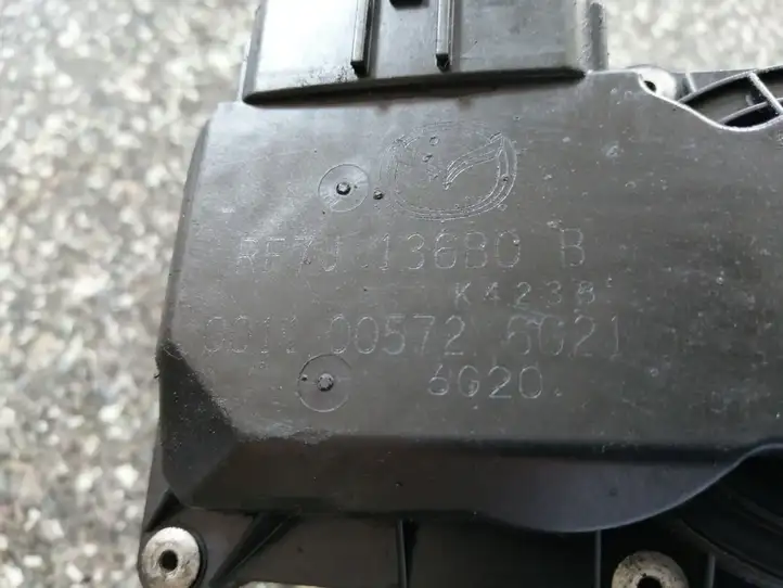 Mazda 5 (2005 - 2010) RF7J136B0B Дроссельная заслонка — фото 3