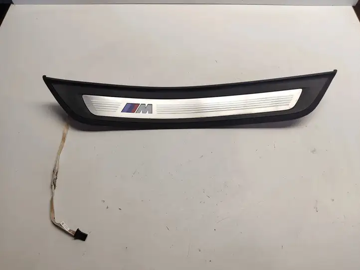 BMW 5 G30 G31 (2016 - ) 3SO00007900 Внутренняя отделка заднего порога — фото 1
