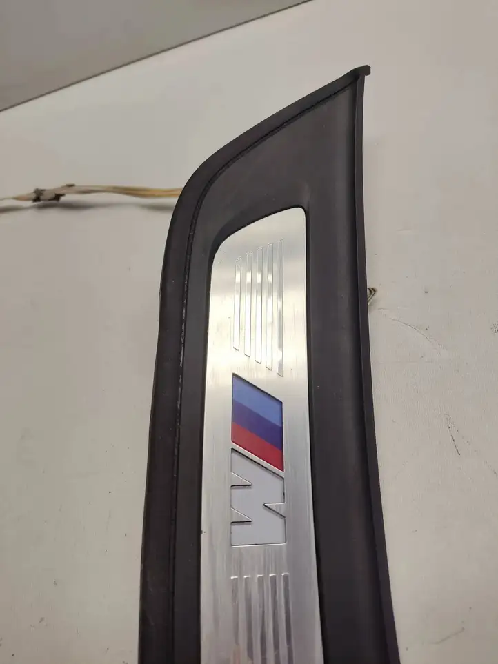 BMW 5 G30 G31 (2016 - ) 3SO00007900 Внутренняя отделка заднего порога — фото 5