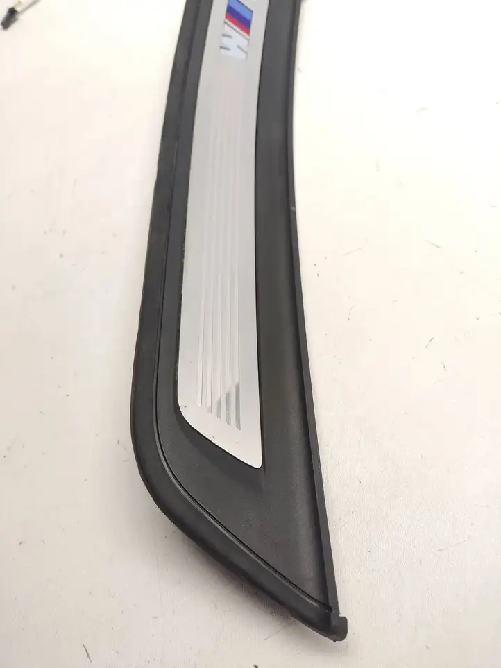BMW 5 G30 G31 (2016 - ) 3SO00007900 Внутренняя отделка заднего порога — фото 6