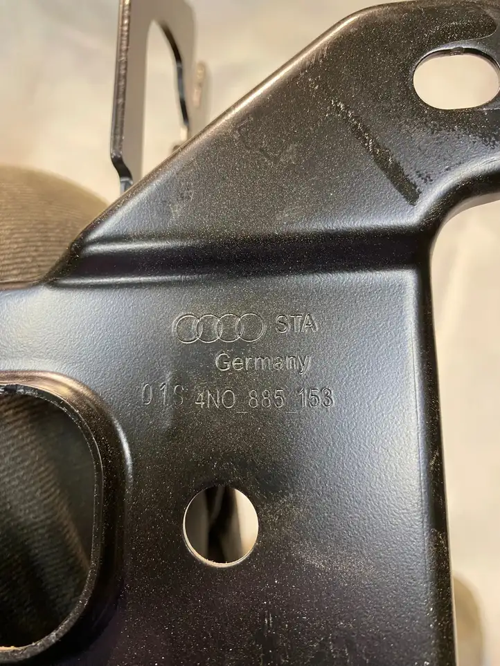 Audi A8 S8 D5 (2017 - ) 4N0885153 Прочие детали салона — фото 3
