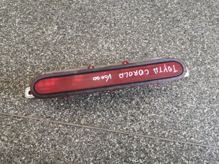 Toyota Corolla Verso AR10 (2004 - 2009) 815700F010 Дополнительный стоп фонарь — фото 1