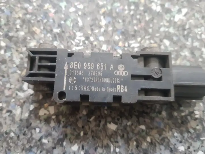 Audi A4 S4 B6 8E 8H (2000 - 2006) 8E0959651A Датчик удара SRS — фото 2