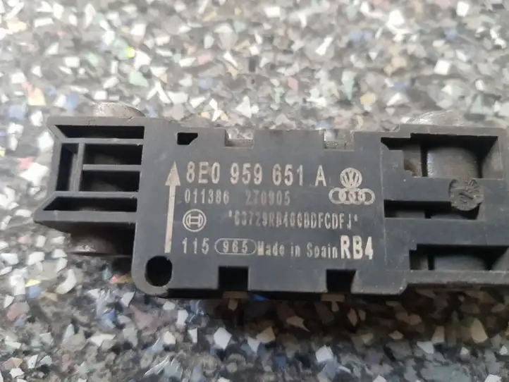 Audi A4 S4 B6 8E 8H (2000 - 2006) 8E0959651A Датчик удара SRS — фото 2