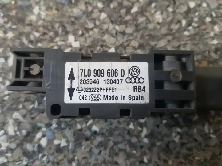 Volkswagen Touareg I (2002 - 2010) 7L0909606D Датчик удара SRS — фото 2
