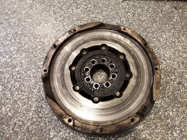 Toyota Avensis T250 (2006 - 2009) 134500R010 Двухмассовый маховик — фото 1