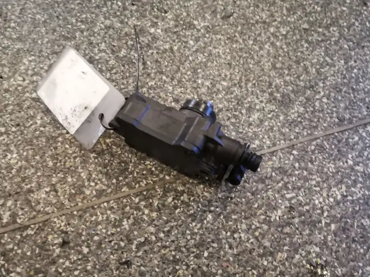 Mercedes-Benz C W203 (2000 - 2007) A6110900250 Топливный насос — фото 3
