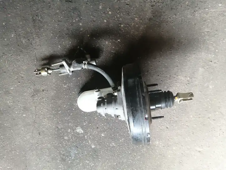Toyota Yaris Verso (1999 - 2005) 87402901 Вакуумный усилитель тормозов — фото 1