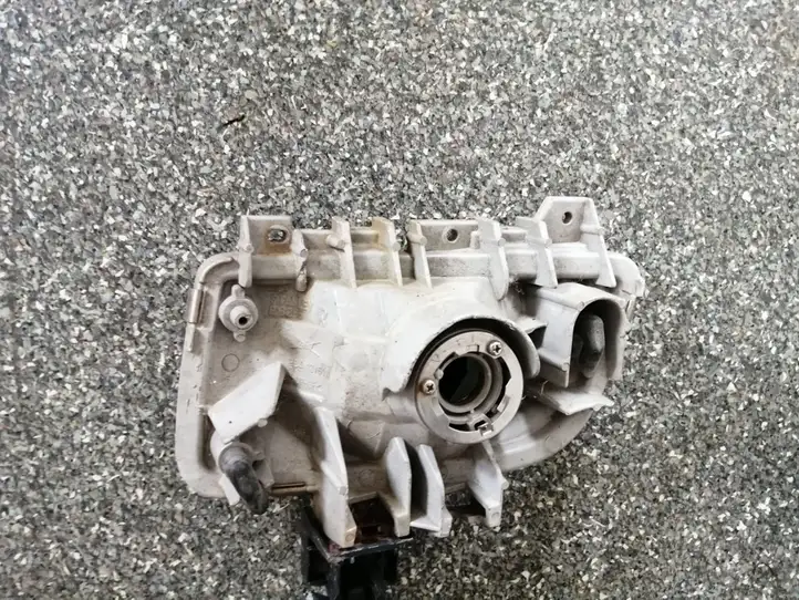 Mazda MPV (1999 - 2006) P0285 Передняя противотуманная фара — фото 4