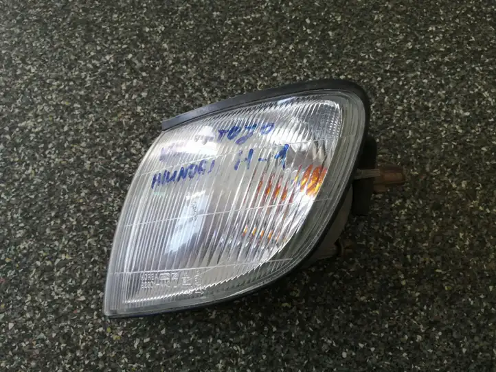 Hyundai H-1, Starex, Satellite (1997 - 2003) 923014A0 Указатель поворота передний — фото 3