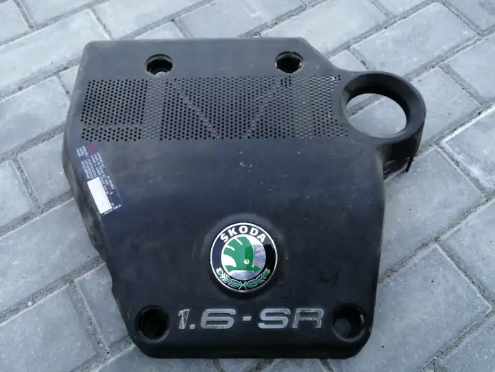 Seat Ibiza II (6k) (1999 - 2002) 06A103925AA Крышка двигателя декоративная — фото 1