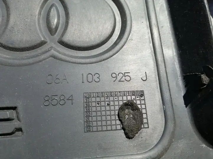 Audi A3/S3 8L (2000 - 2003) 06A103925J Крышка двигателя декоративная — фото 3
