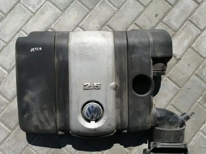 Volkswagen Jetta V (2005 - 2010) 07K129601C Крышка двигателя декоративная — фото 4