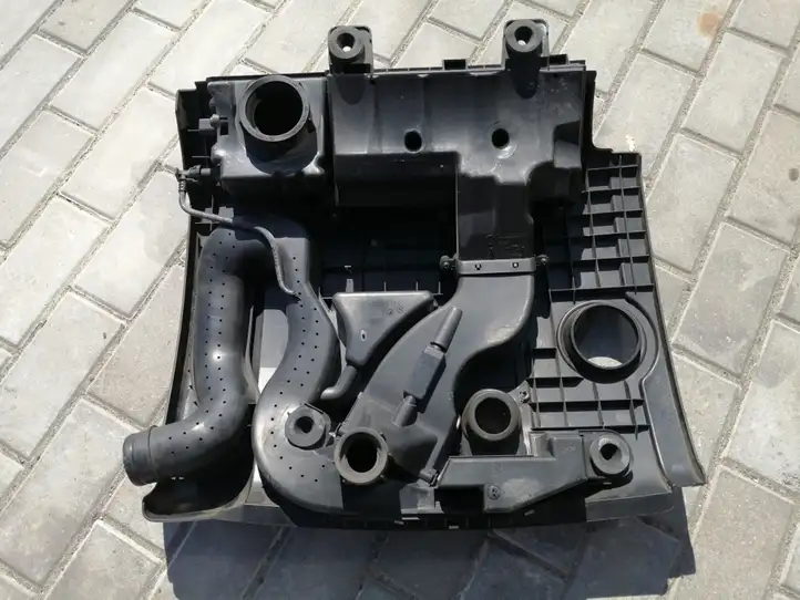 Volkswagen Touran I (2003 - 2010) 03C129607N Крышка двигателя декоративная — фото 2