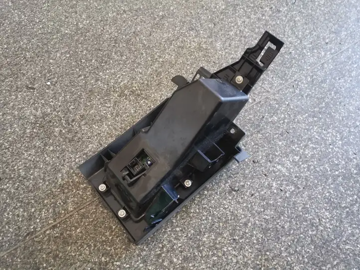 Land Rover Range Rover L322 (2005 - 2009) 51457024914 Прочие детали салона — фото 4