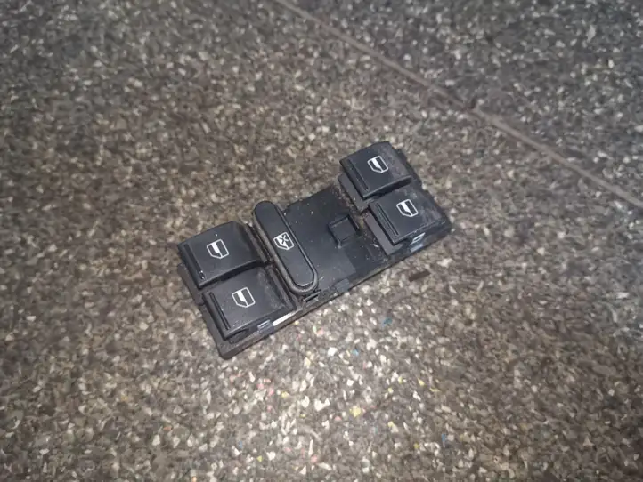 Volkswagen Golf V (2003 - 2009) 1K4959857A Кнопка стеклоподъемников — фото 1