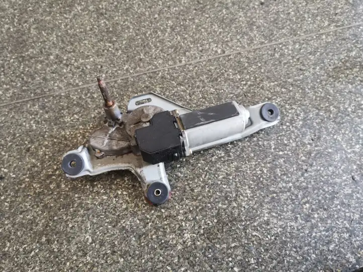 Toyota RAV 4 (XA20) (2000 - 2005) 8513042040 Двигатель стеклоочистителя заднего стекла — фото 1