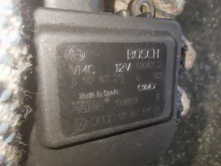 Skoda Octavia Mk1 (1U) (1996 - 2004) 0132801213 Двигатель задвижки потока воздуха — фото 3