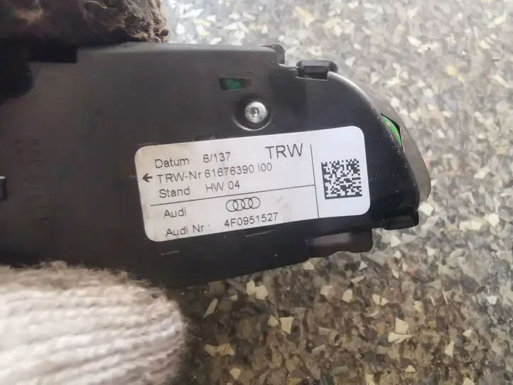Audi A6 S6 C6 4F (2004 - 2008) 4F0951527 Кнопки на рулевом колесе — фото 3