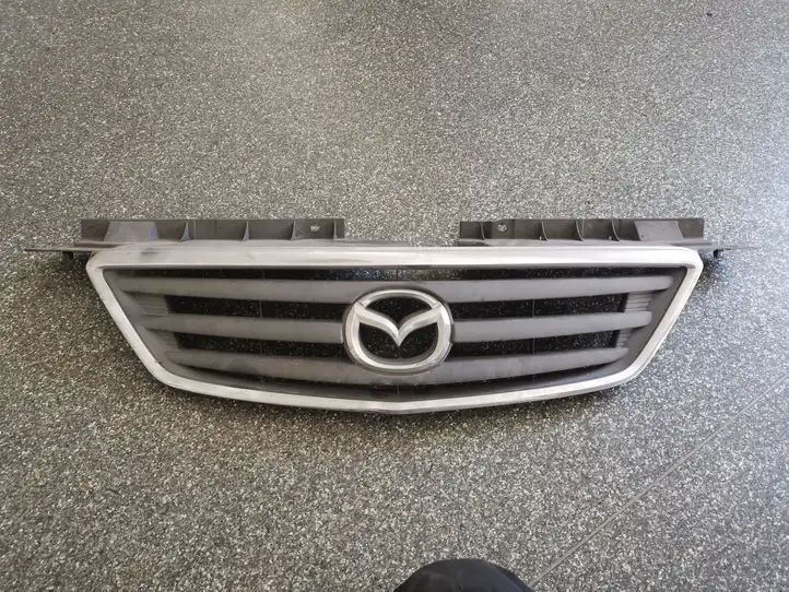 Mazda MPV (1999 - 2006) LC6250712 Верхняя решетка радиатора — фото 1
